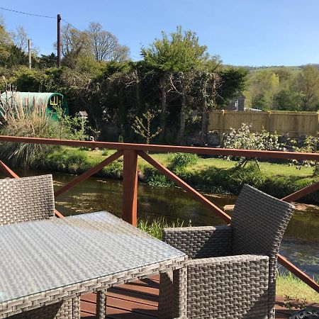 Pet Friendly Riverside Static Caravan チェダー エクステリア 写真