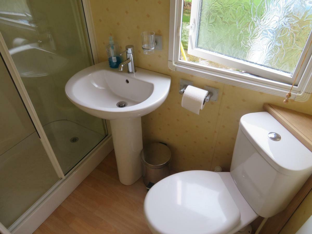 Pet Friendly Riverside Static Caravan チェダー エクステリア 写真