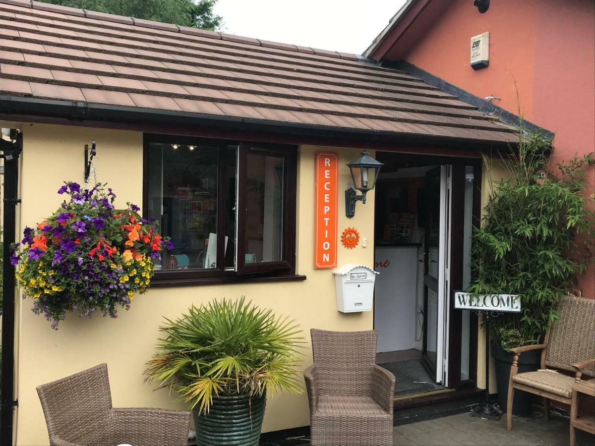 Pet Friendly Riverside Static Caravan チェダー エクステリア 写真